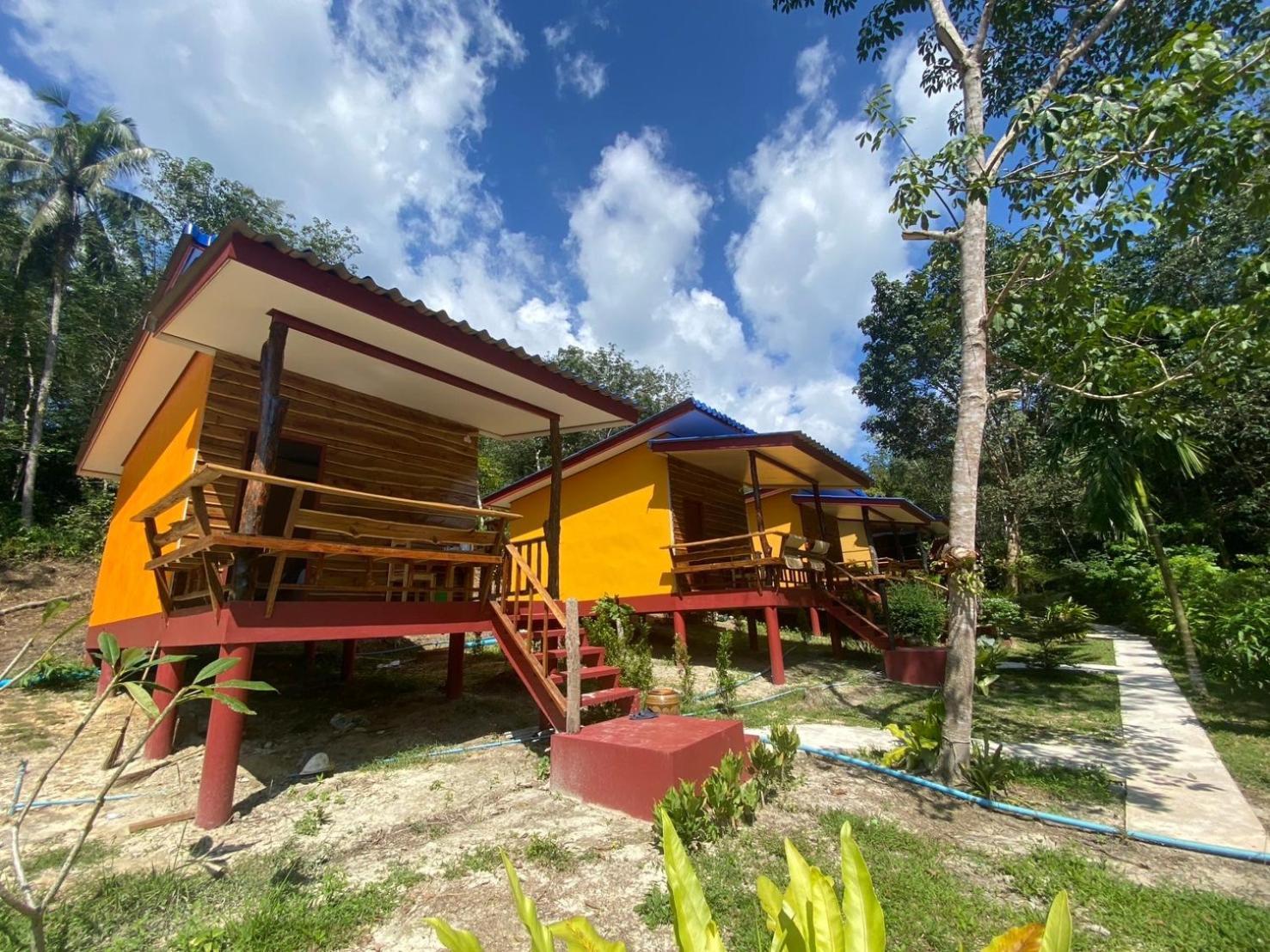 Baan Panseng Bungalow Ko Kut Exterior photo