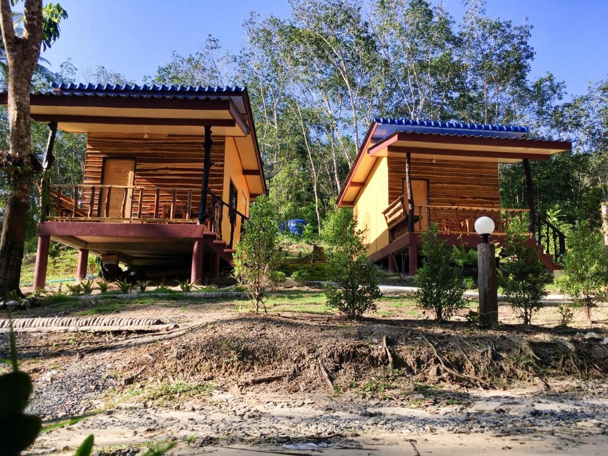 Baan Panseng Bungalow Ko Kut Exterior photo