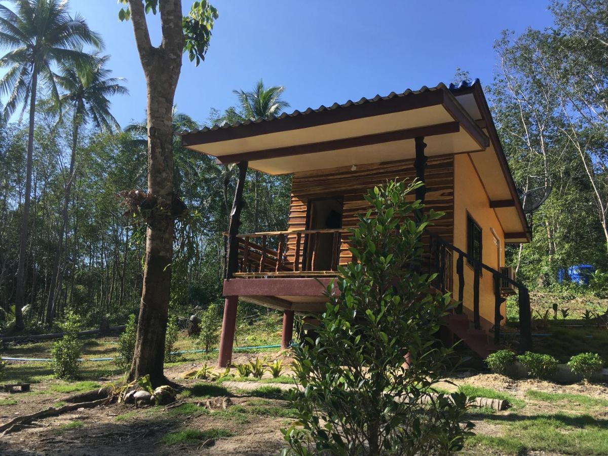 Baan Panseng Bungalow Ko Kut Exterior photo